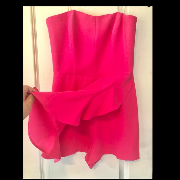 SOLD!NWOT AMANDA UPRICHARD HOT PINK RUFFLE ROMPER - Picture 3 of 5